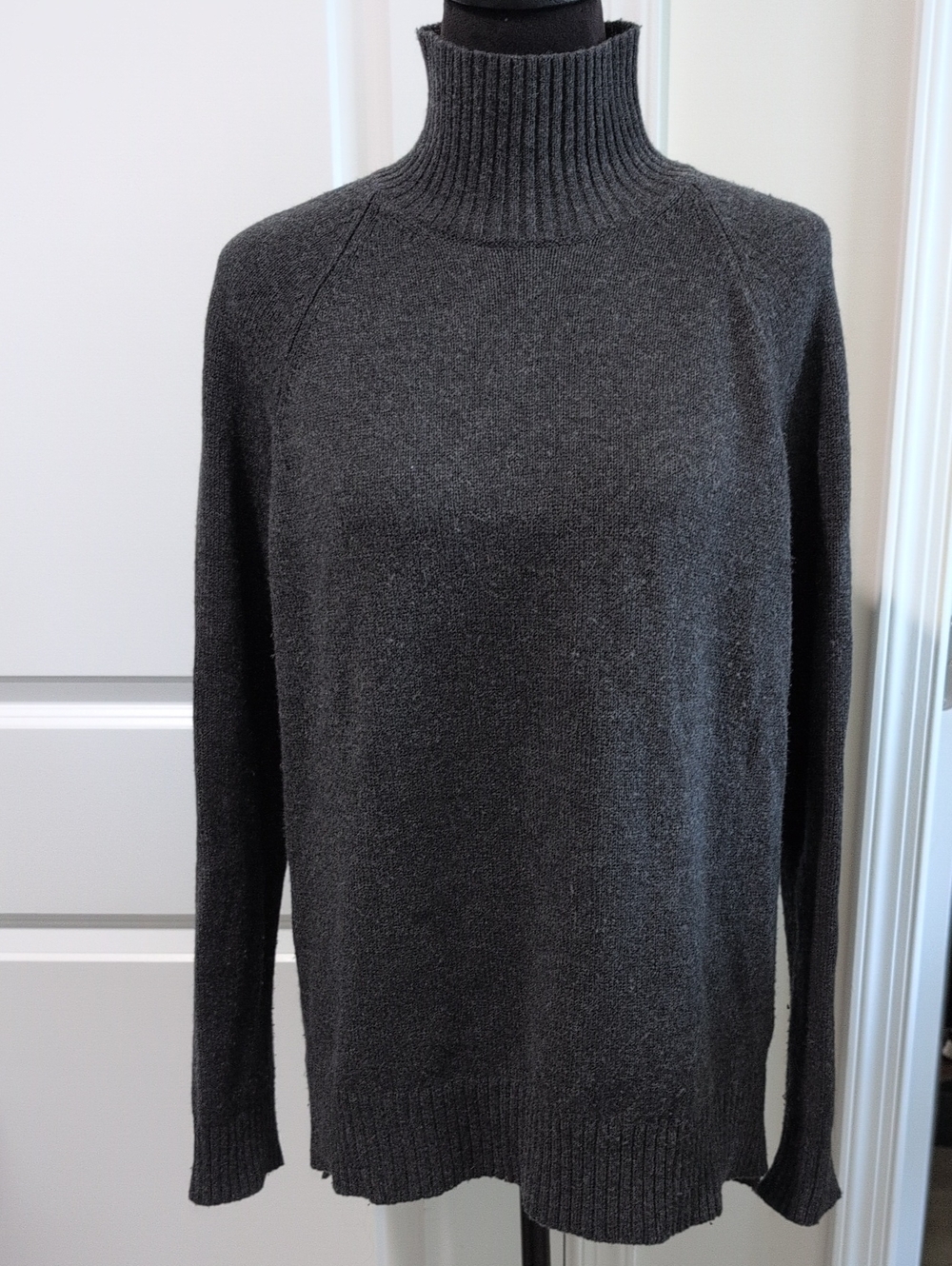 Ann Taylor Dark Charcoal Wool Turtleneck Sweater